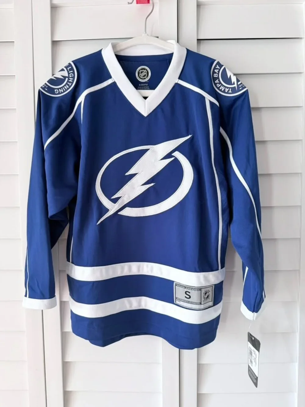 Tampa Bay Lightning NHL Youth Hockey Jersey Blue NWT S-XL
